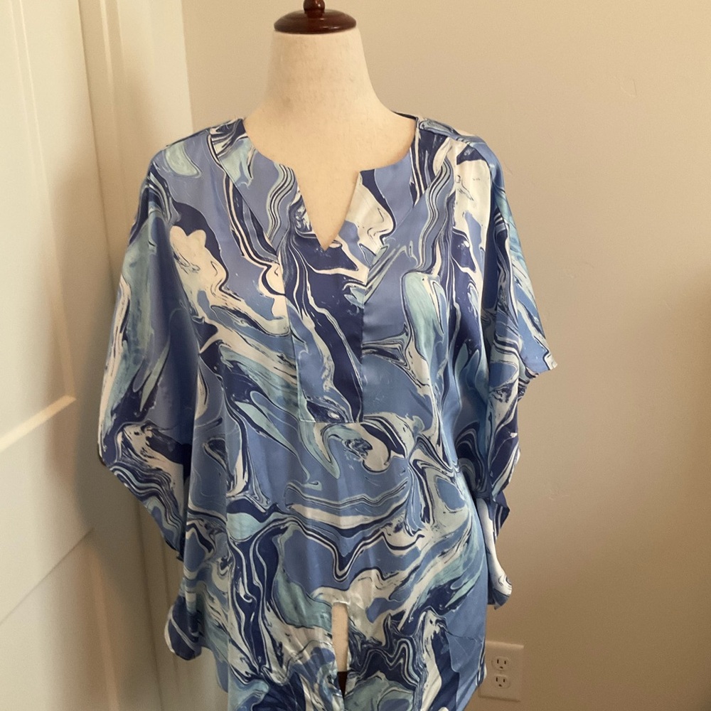 Chico's Swirl Pattern Top in Blue and White